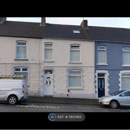 Rent this 6 bed townhouse on St Thomas Lofts in Kilvey Terrace, Swansea