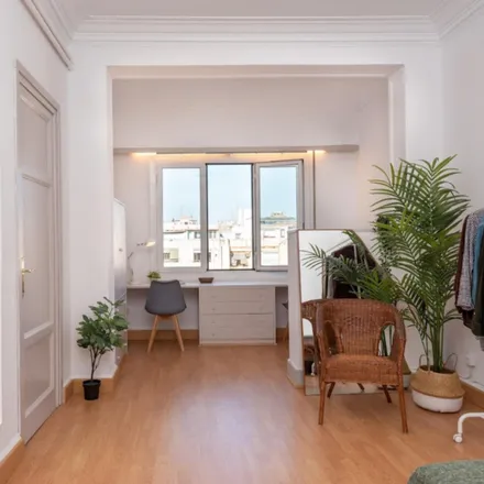 Rent this 6 bed room on Carrer del Comte d'Urgell in 44, 08001 Barcelona