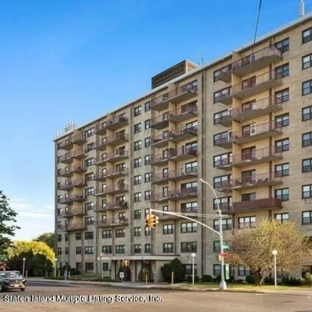 Buy this 1 bed apartment on 1000 Clove Road in New York, NY 10301