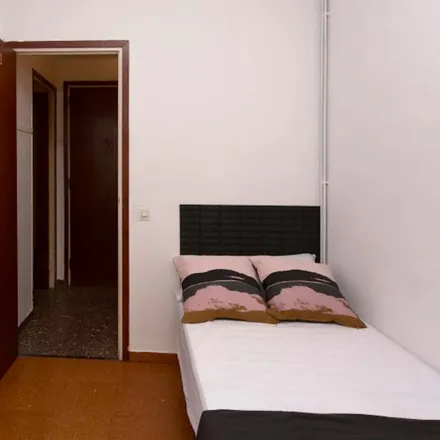 Image 2 - Carrer de la Manigua, 08001 Barcelona, Spain - Room for rent