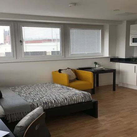 Image 1 - Keele House, The Midway, Newcastle-under-Lyme, ST5 1LD, United Kingdom - Apartment for rent