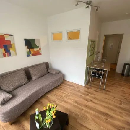 Rent this 3 bed apartment on Troplowitzstraße 11 in 22529 Hamburg, Germany