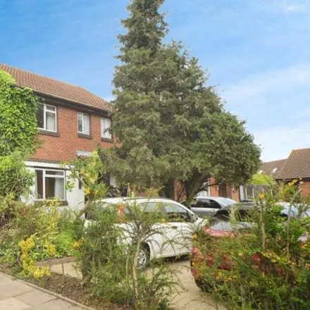 Buy this 3 bed house on Hoveton Road in London, SE28 8LS