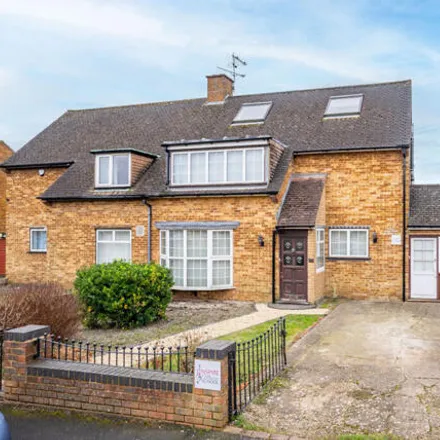 Buy this 5 bed duplex on Collyer Road in London Colney, AL2 1PD