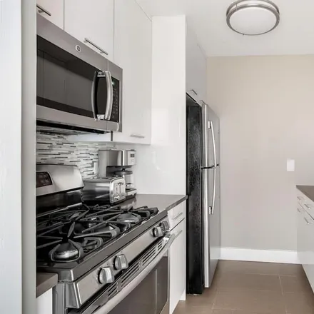 Rent this 2 bed apartment on Uptown Hudson Tubes in Hudson River Greenway, New York