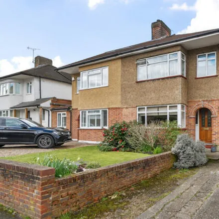 Buy this 3 bed duplex on Broadwater Gardens in Tubbenden, London