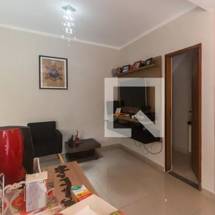 Rent this 2 bed house on Rua Adelino de Mello in Brás Cubas, Mogi das Cruzes - SP