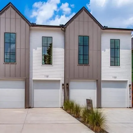 Rent this 3 bed townhouse on 1109 Bayonne Street in Dallas, TX 75212