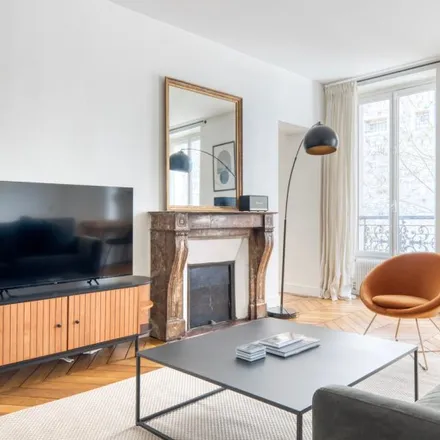 Rent this 3 bed apartment on Résidence Les trois Pavillons in Rue de Charenton, 75012 Paris