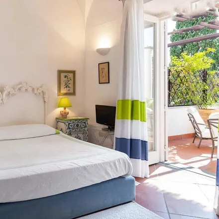 Rent this 5 bed house on Pizzeria Trattoria Bella Capri in Viale Trento, 27