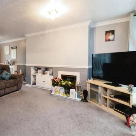 Image 4 - Baccara Grove, Bletchley, MK2 3AS, United Kingdom - House for sale