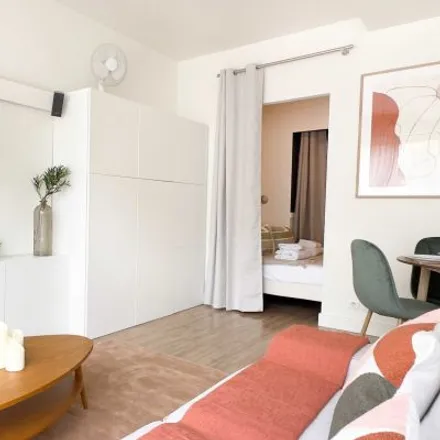 Image 2 - 18 Rue de Berri, 75008 Paris, France - Apartment for rent