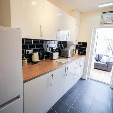Rent this 5 bed house on Woodhouse Road in Doncaster, DN2 4DF