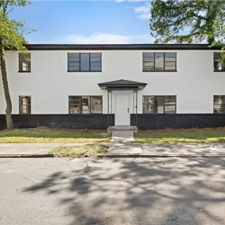 Buy this 8 bed house on 523 West 42nd Street in Savannah, GA 31415