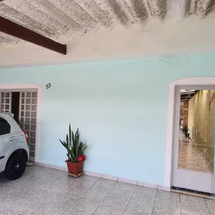 Buy this 4 bed house on Rua dos Lirios in Tremembé, Tremembé - SP
