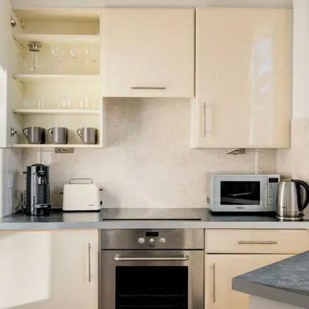 Rent this 1 bed apartment on 262 Earl's Court Road in London, SW5 9AW