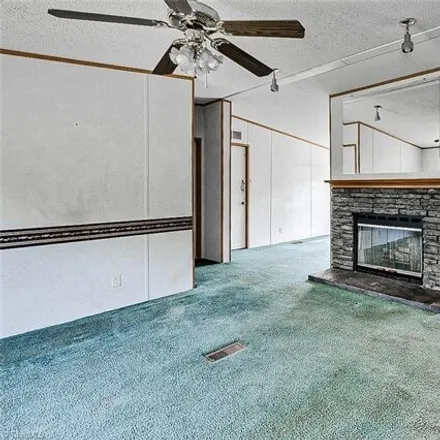 Image 3 - 629 Mt Shepherd Road, Motleta, Randolph County, NC 27205, USA - Apartment for sale
