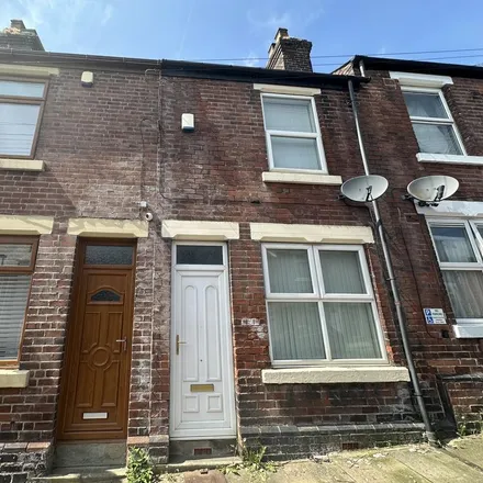 Rent this 2 bed townhouse on Dovercourt Road in Rawmarsh, S61 1TG