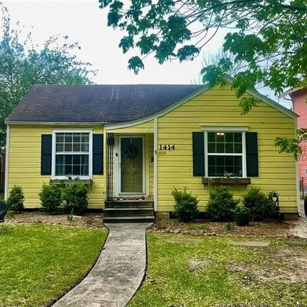 Rent this 2 bed house on Cummings House in Heights Boulevard, Houston