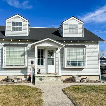 Buy this 3 bed house on 1260 Court Avenue in Baker City, OR 97814