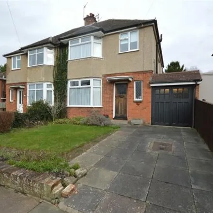 Buy this 3 bed duplex on Fairford Avenue in Luton, LU2 7ER
