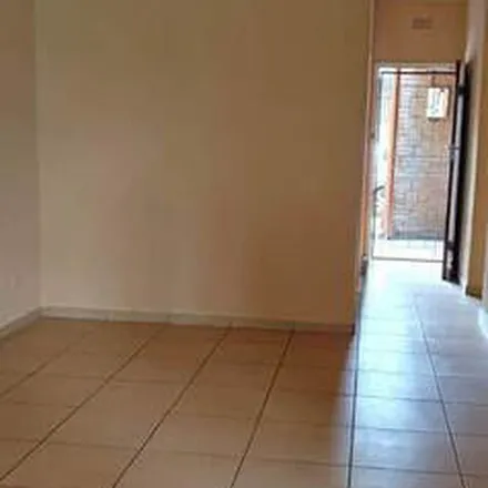 Image 2 - Reeders Street, Forest Hill, Johannesburg, 2001, South Africa - Apartment for rent