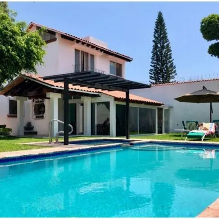 Rent this 5 bed house on Privada Durazno in 62070 Cuernavaca, MOR