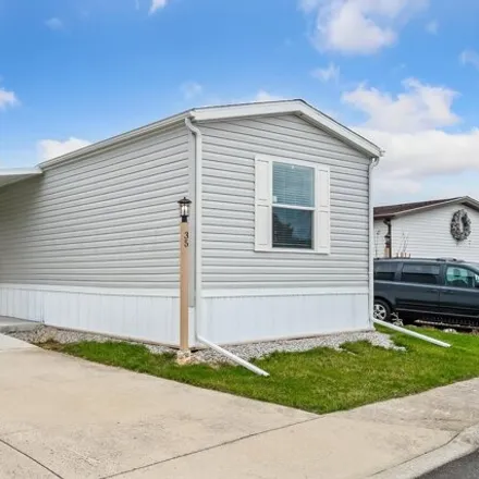 Buy this studio apartment on 35 Winter Pine Drive in Delaware, OH 43015