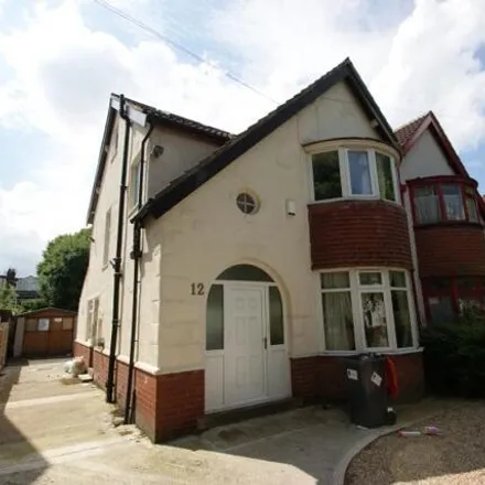 Rent this 5 bed duplex on 13 The Turnways in Leeds, LS6 3DT