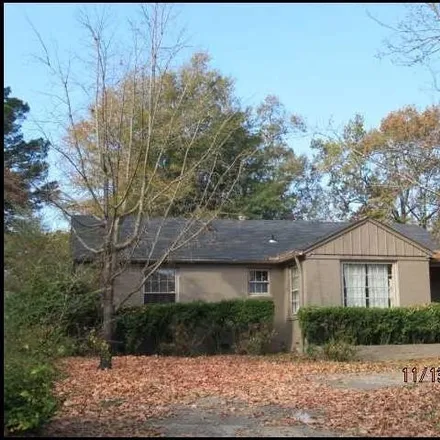 Rent this 4 bed house on Oak Forest United Methodist in 2415 Fair Park Boulevard, Little Rock