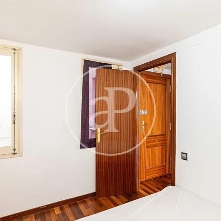 Image 5 - Farmàcia Nieto Calm, Maria Dolors, Carrer Nou de la Rambla, 28, 08001 Barcelona, Spain - Apartment for rent