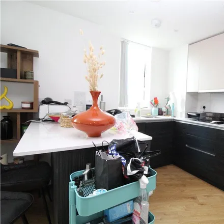 Rent this 2 bed apartment on Oaks Road in London, CR0 5HL