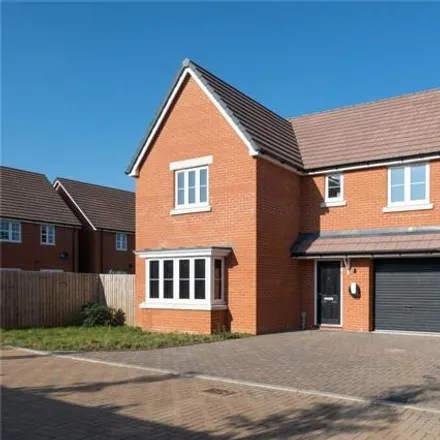 Buy this 4 bed house on unnamed road in Bricket Wood, AL2 3FS