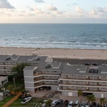 Image 3 - Inverness by the sea, 7600 Seawall Boulevard, Galveston, TX 77551, USA - Condo for sale