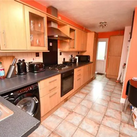 Image 3 - Cedar Avenue, Ellesmere Port, CH66 3QY, United Kingdom - Townhouse for sale