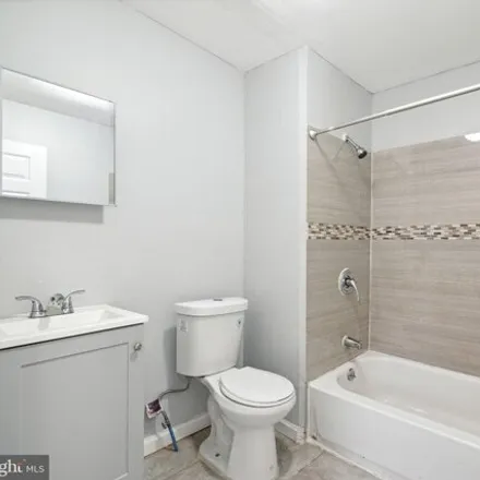 Image 6 - 5818 Vine Street, Philadelphia, PA 19139, USA - House for sale