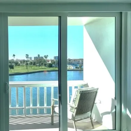 Buy this 1 bed condo on The Club at Treasure Island in Treasure Island Causeway, Treasure Island