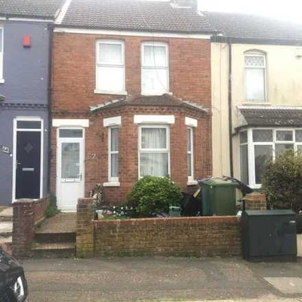 Buy this 3 bed townhouse on Greenfield Road in Folkestone, CT19 6ER