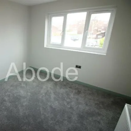 Image 6 - Radio Aire, Willow Close, Leeds, LS4 2HF, United Kingdom - House for rent