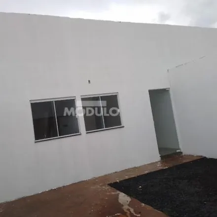 Buy this 2 bed house on Avenida João Naves de Ávila in Centro, Uberlândia - MG