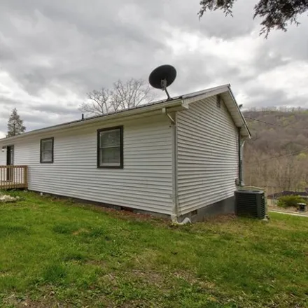 Image 8 - unnamed road, North Irvine, Estill County, KY 40336, USA - House for sale