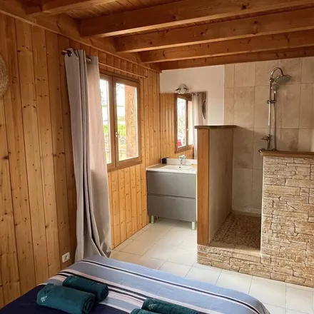 Rent this 4 bed house on 24570 Condat-sur-Vézère