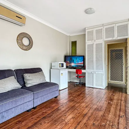 Image 3 - 1 Warrowa Avenue, West Pymble NSW 2073, Australia - Apartment for rent