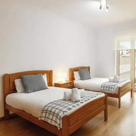 Rent this 3 bed house on 2500-668 Caldas da Rainha