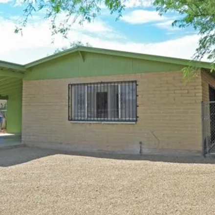 Buy this 4 bed house on 382 East 23rd Street in Tucson, AZ 85713