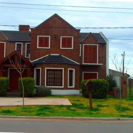 Buy this 3 bed house on Juárez in Partido de Cañuelas, Cañuelas