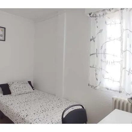 Rent this 6 bed apartment on Calle de las Navas de Tolosa in 2, 50010 Zaragoza