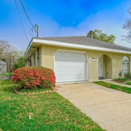 Buy this 3 bed house on 4313 Liberal Street in Metairie, LA 70001