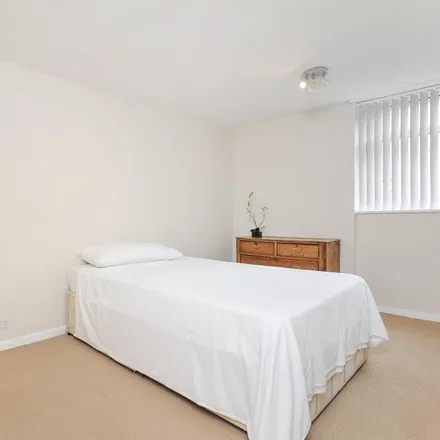 Image 9 - Robinson Court, Townshend Terrace, London, TW9 1YE, United Kingdom - Apartment for rent