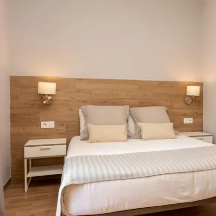 Rent this 4 bed apartment on Carrer de la Diputació in 403, 08001 Barcelona